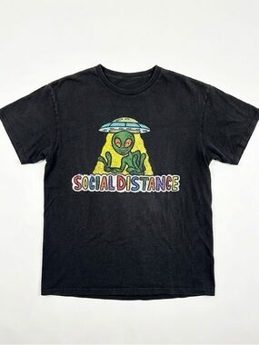 Social Distance Alien Graphic Tee - Black